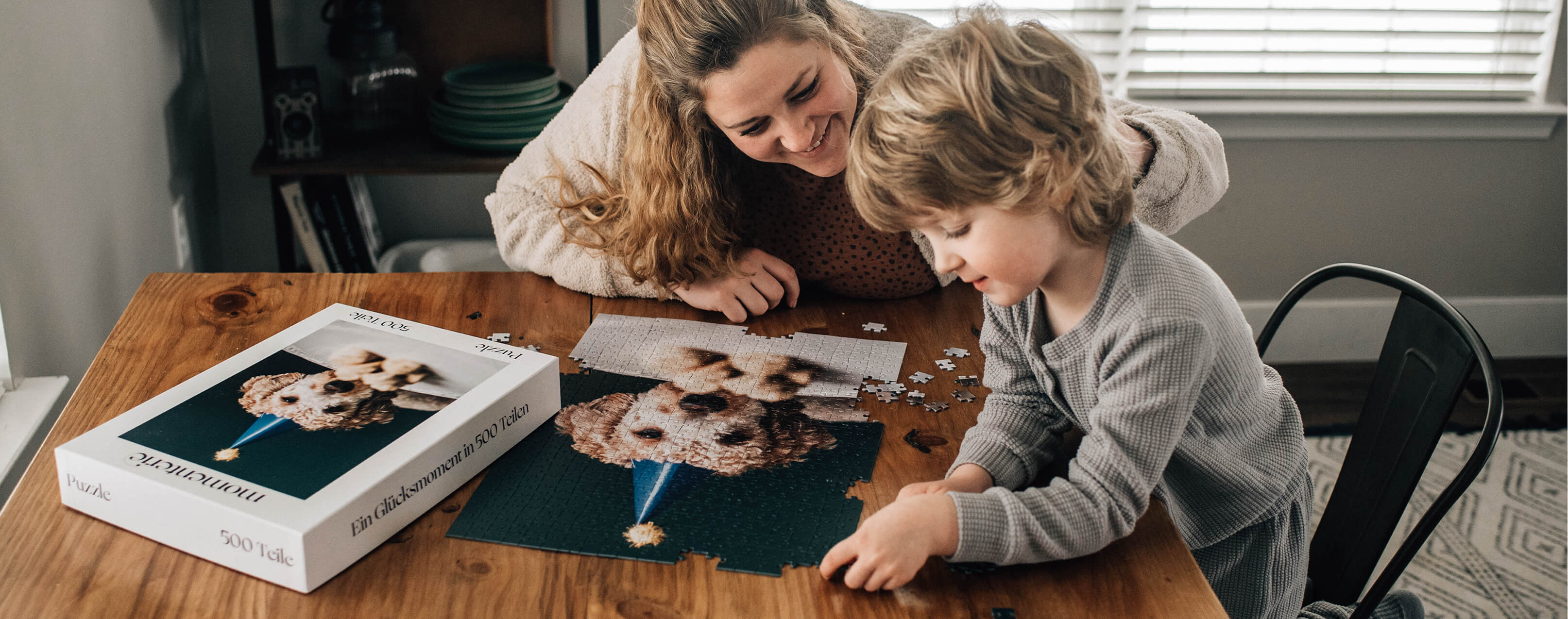 Ein personalisiertes Fotopuzzle mit 500 Teilen von Momenterie - ein liebevolles Geschenk, das gemeinsame Zeit schafft und persönliche Erinnerungen als Puzzle erlebbar macht.